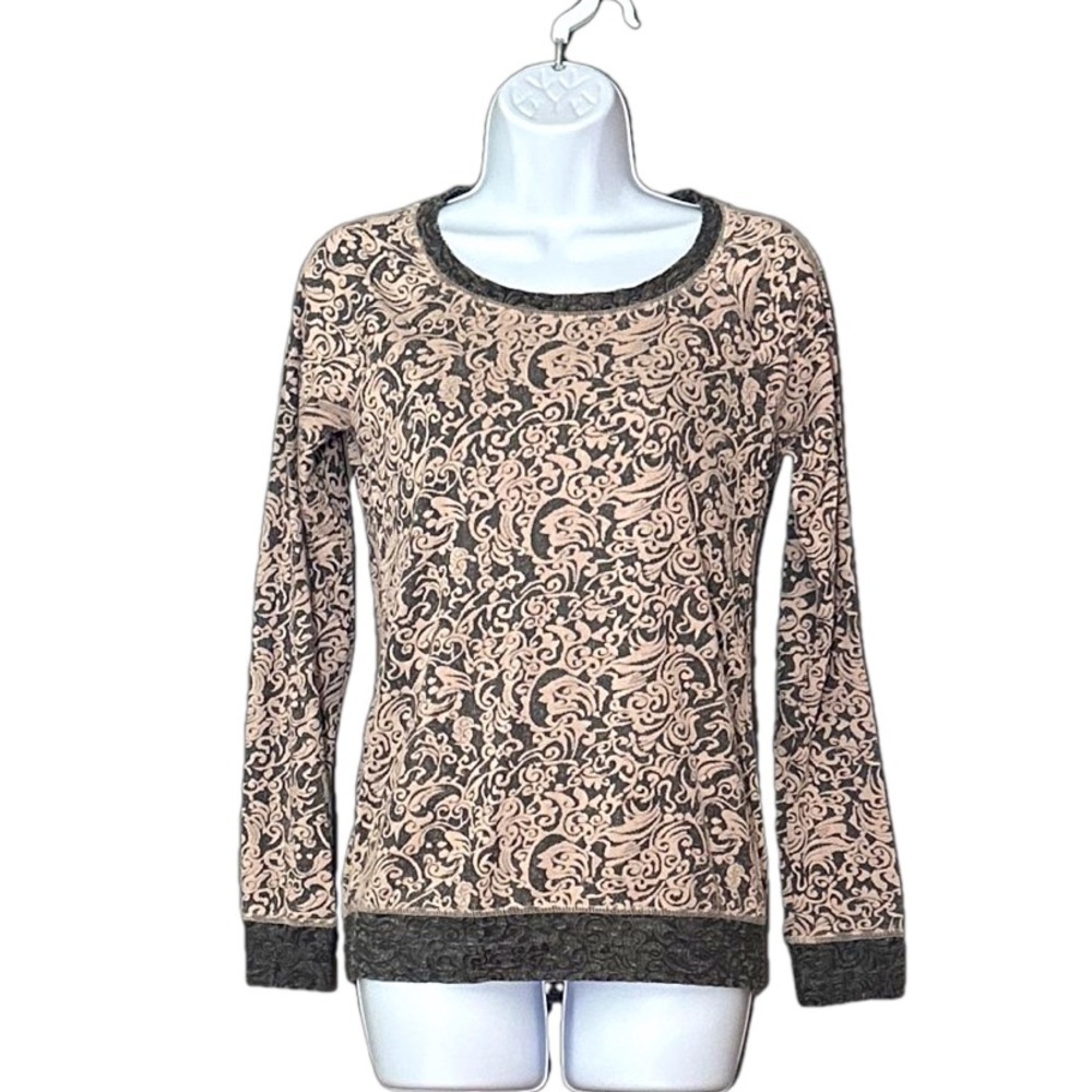 Maurices light pink & grey long sleeve shirt size S